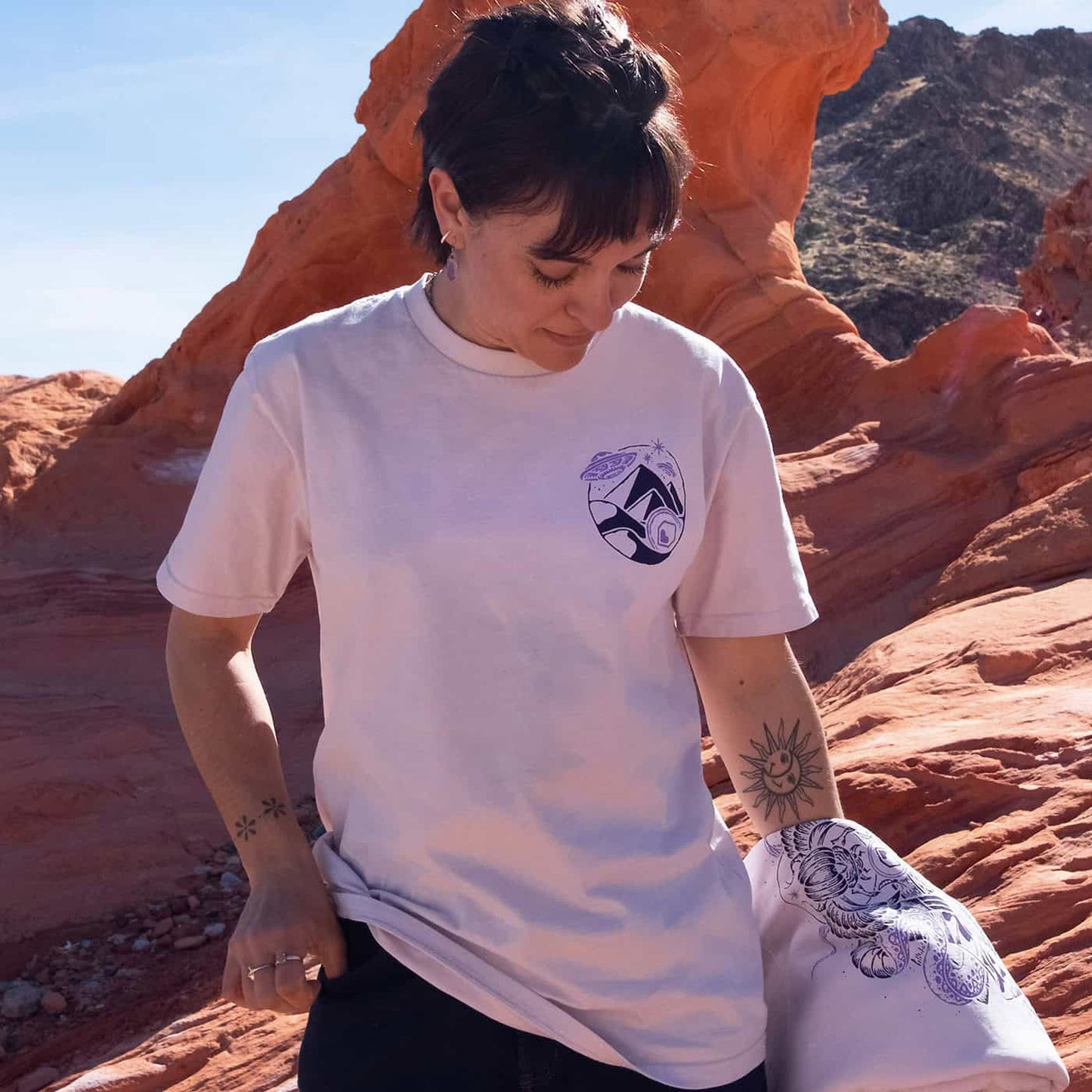 Camiseta BURGTEC DESERT QUEEN