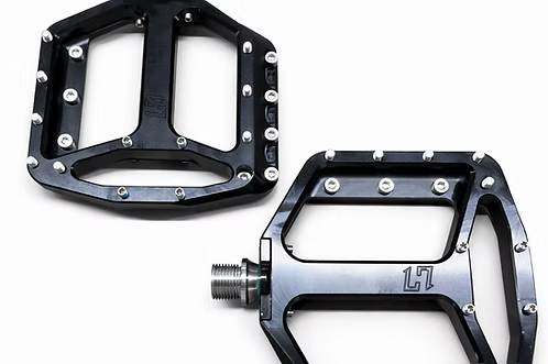 Pedales planos HXR COMPONENTS con eje de acero negros