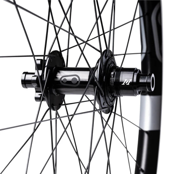 Rueda trasera CRANKBROTHERS SYNTHESIS Aluminio 2.0 DH I9 29" 12x148 mm Boost Negro