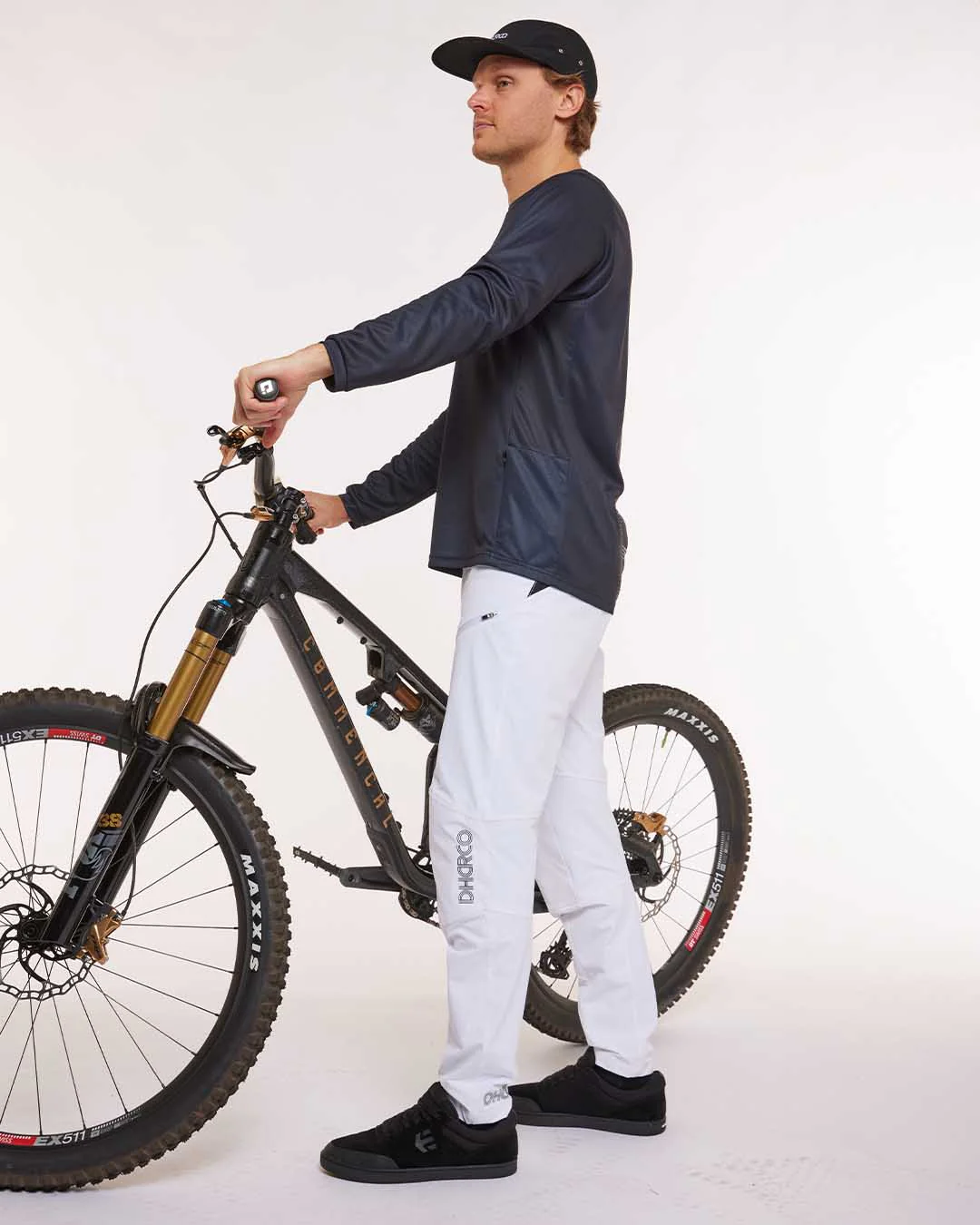 DHARCO GRAVITY Pantalones Blanco