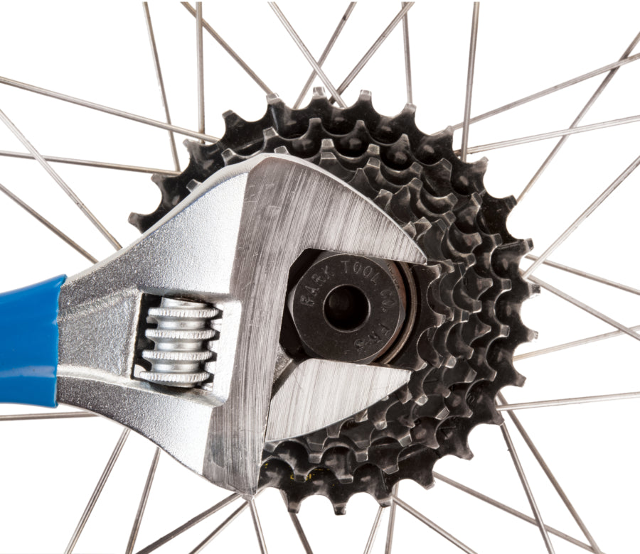 Park Tool FR-3 accionado con una llave ajustable