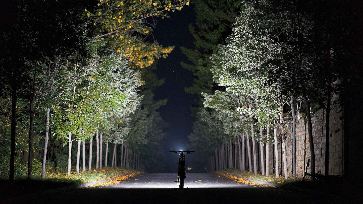 Iluminación delantera RAVEMEN XR6000