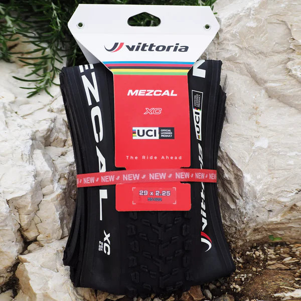 Neumático VITTORIA MEZCAL XC 29X2.35 "UCI Rainbow Edition" Tubeless Ready Blando Negro