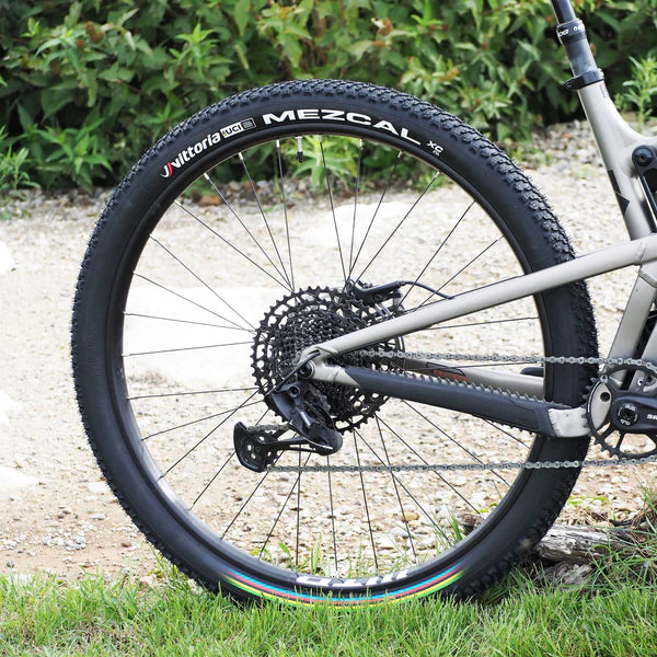 Neumático VITTORIA MEZCAL XC 29X2.35 "UCI Rainbow Edition" Tubeless Ready Blando Negro