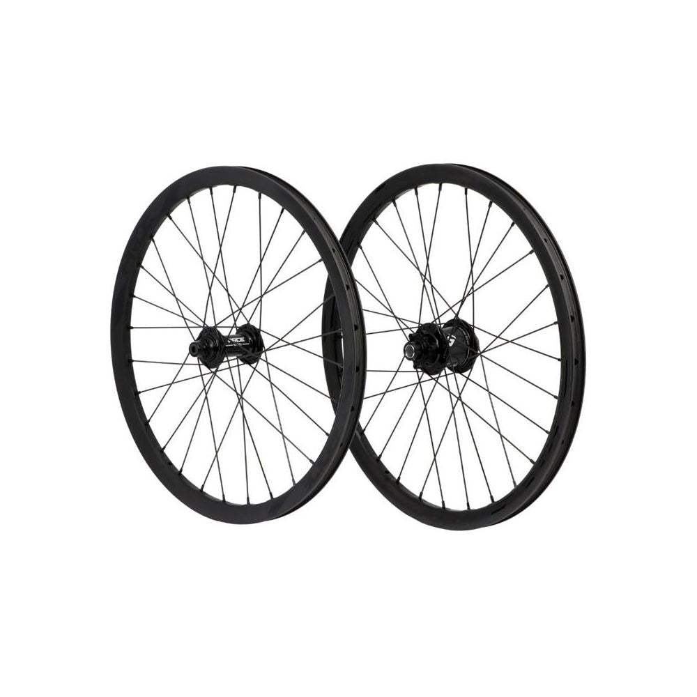 Par de Ruedas PRIDE 20" (451mm) Carbono Wave Matt Black Disc Matrix Ejes 10/15mm Negro