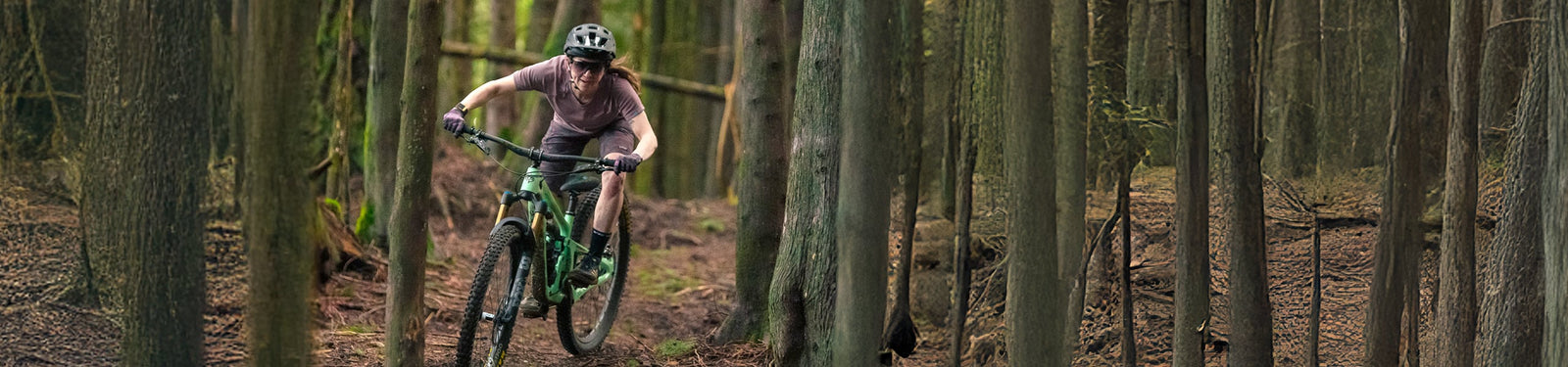 Equipamiento de bicicleta de montaña para mujer