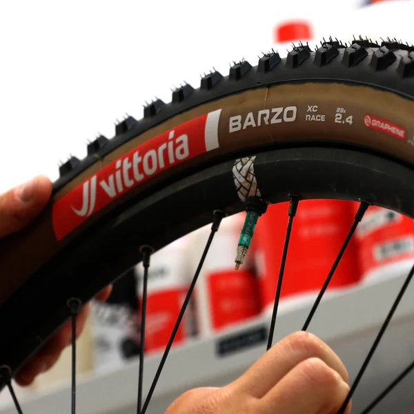 Neumático VITTORIA BARZO XC RACE 29x2.4 Graphene/Silica Tubeless Ready Soft Beige