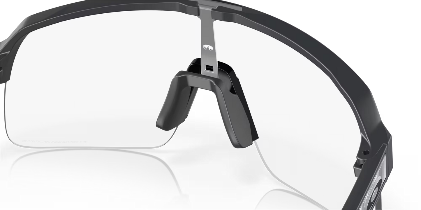 OAKLEY SUTRO LITE Carbono Mate Lente Fotocromática Transparente - O9463-4539
