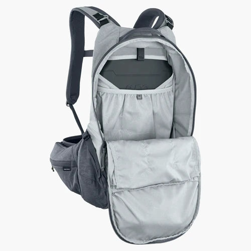 Mochila con protector dorsal EVOC TRAIL PRO 16 L, gris