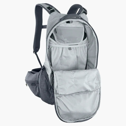 Mochila con protector dorsal EVOC TRAIL PRO 16 L, gris