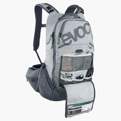Mochila con protector dorsal EVOC TRAIL PRO 16 L, gris