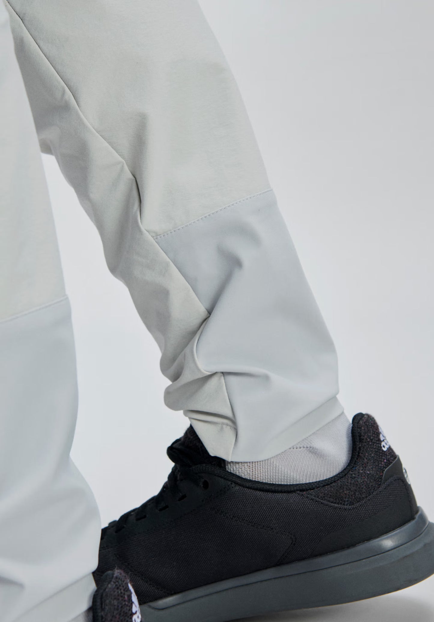 Pantalón POC MOTION Gris, Mujer