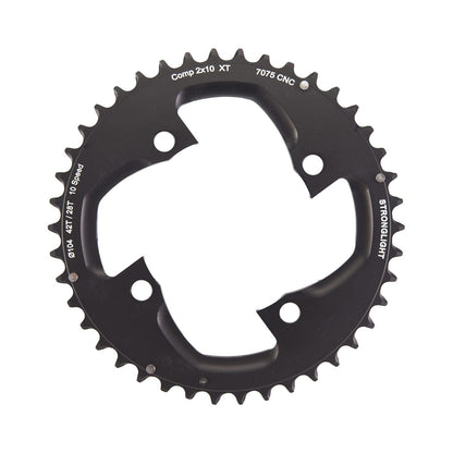 Plato exterior STRONGLIGHT para SHIMANO XT M785 de 10 velocidades, 4 agujeros, 104 mm — vista del plato sobre fondo blanco