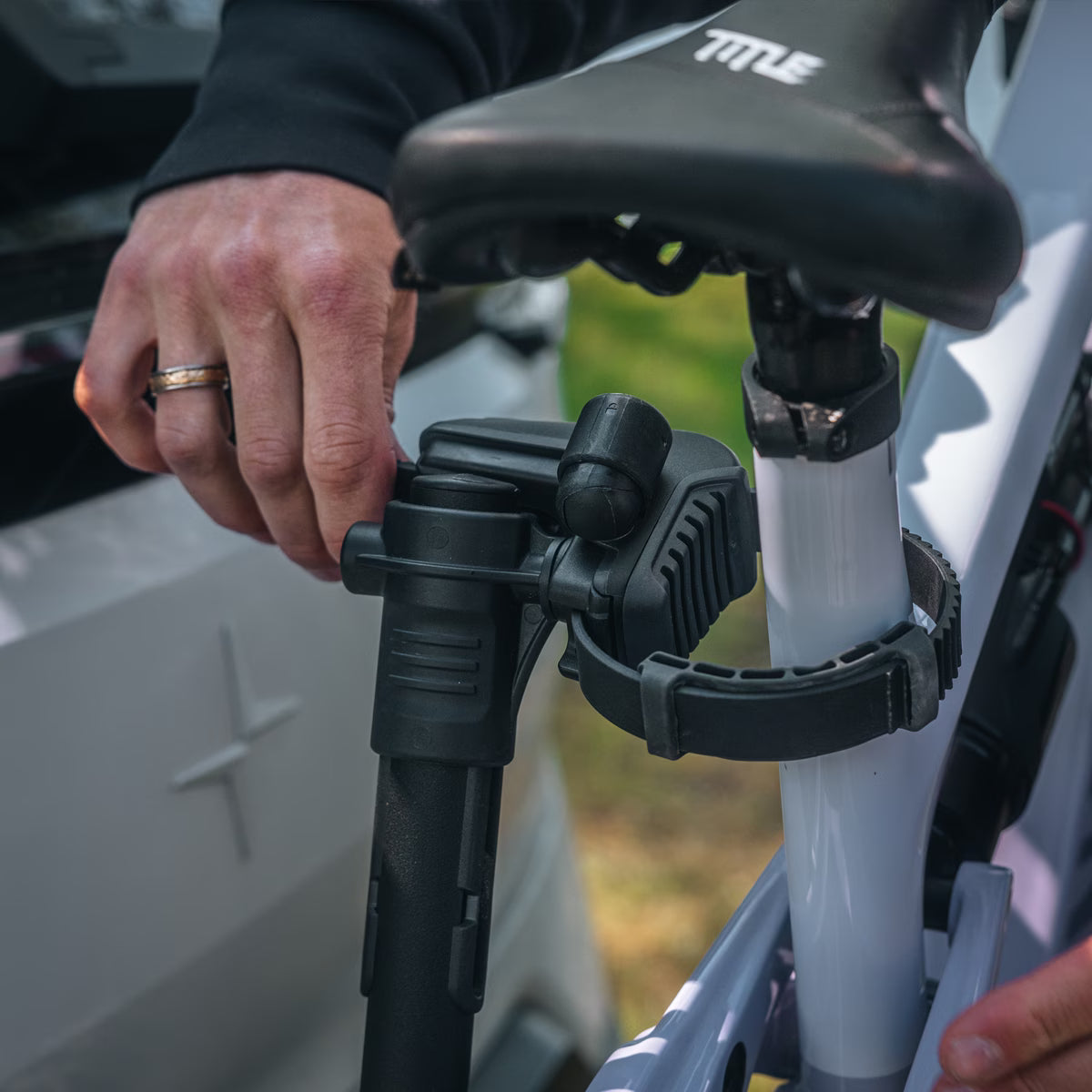 Portabicicletas THULE VELOLITE 1 sobre enganche