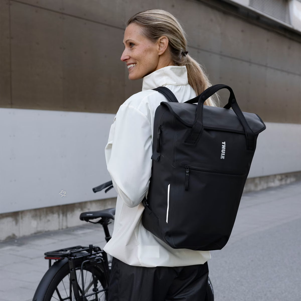 Portamaletas / Mochila THULE SHIELD Inlock 23 L Negro