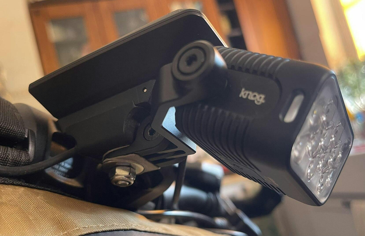 Luz delantera KNOG BLINDER E 1800