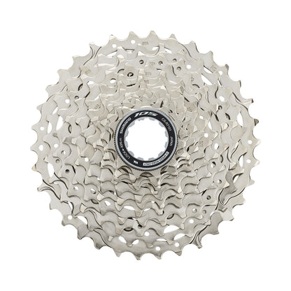 Cassette de 12 velocidades SHIMANO 105 CS-R7101 – foto principal sobre fondo blanco