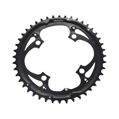 Plato exterior SRAM MTB 104BCD de 9/10 velocidades, 4 agujeros, 104 mm — vista del plato sobre fondo blanco