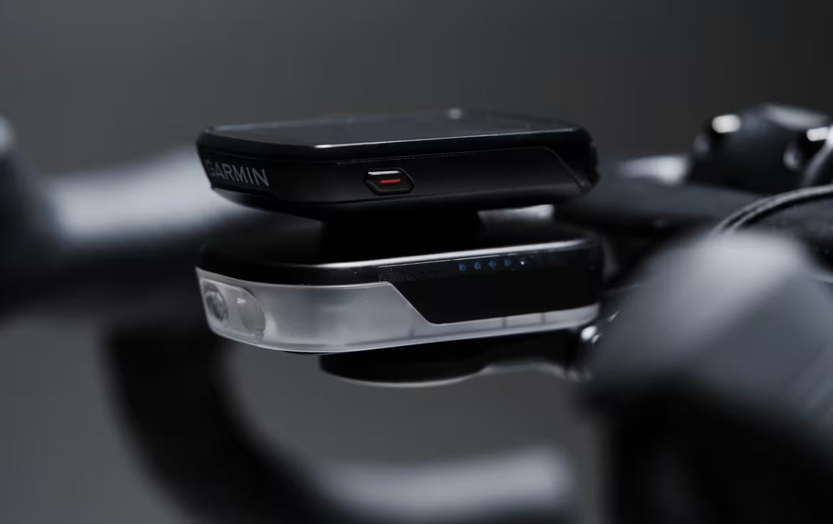 Luz Delantera BBB SLICE 600 con adaptador GPS Garmin y Wahoo