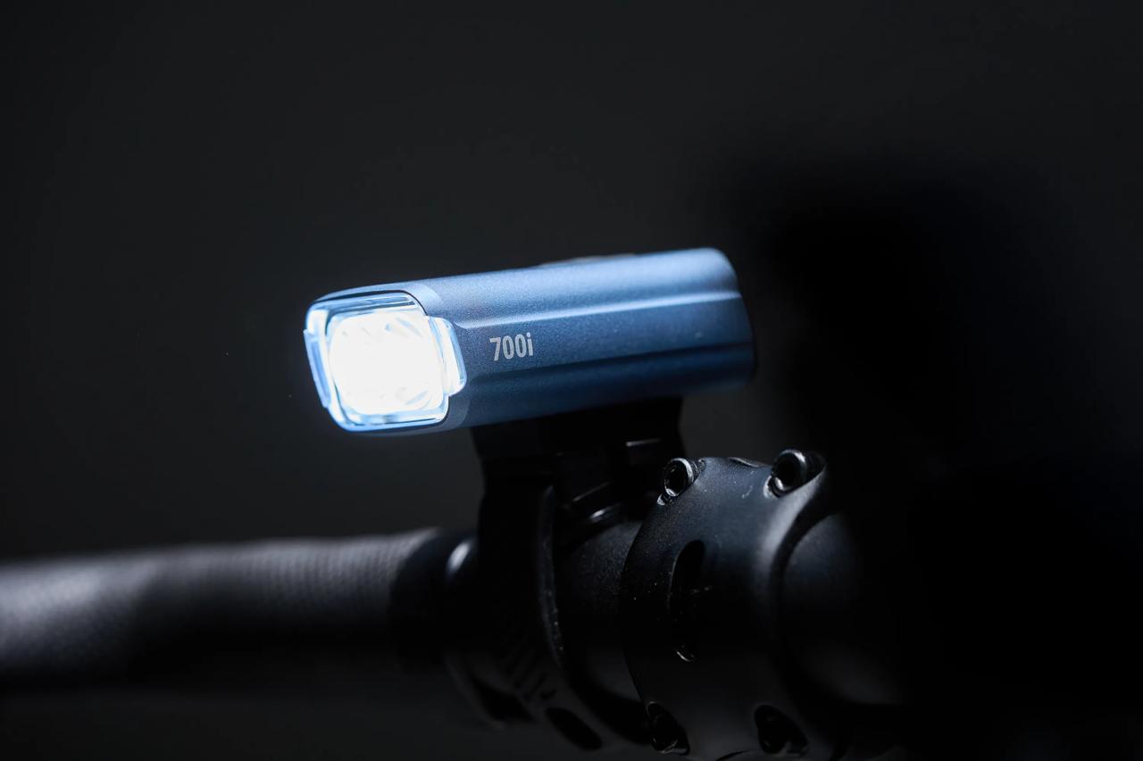 Faro Delantero BBB NANOSTRIKE 700 i Azul