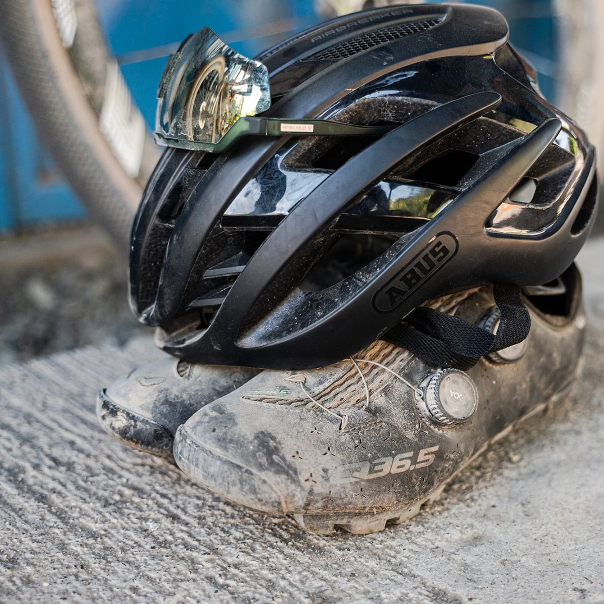 Casco de carretera ABUS AIRBREAKER Negro