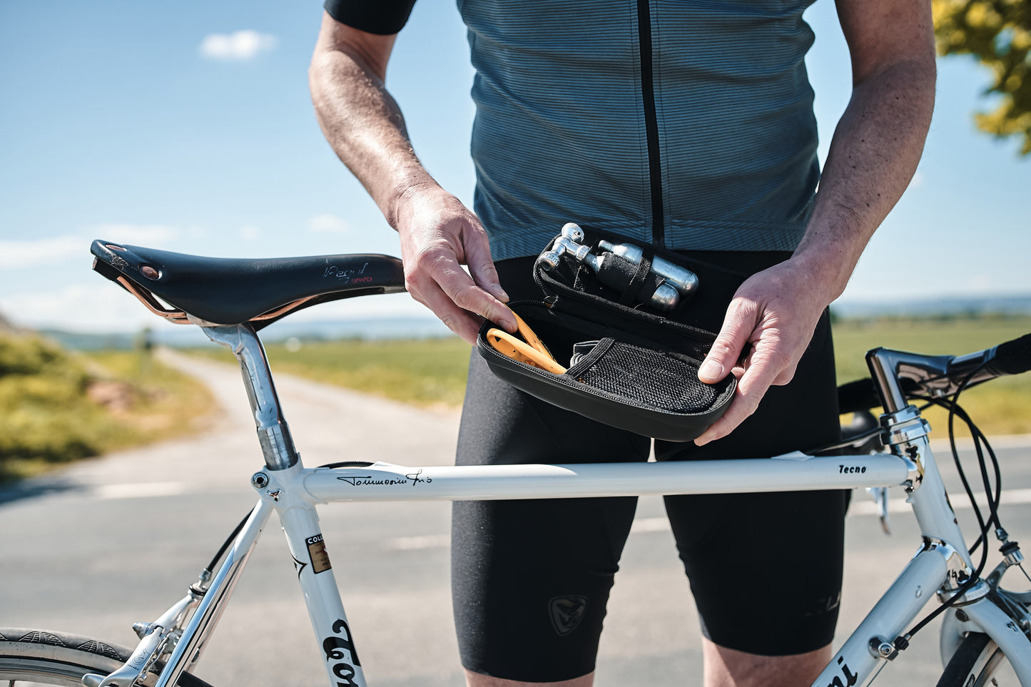 Bolsa de herramientas FIDLOCK TWIST TOOLBOX + BASE PARA BICICLETA Negro