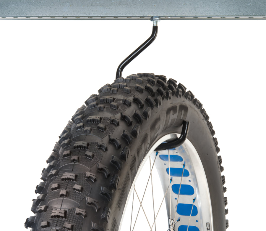 Park Tool 470XX instalado y sosteniendo una rueda de fatbike