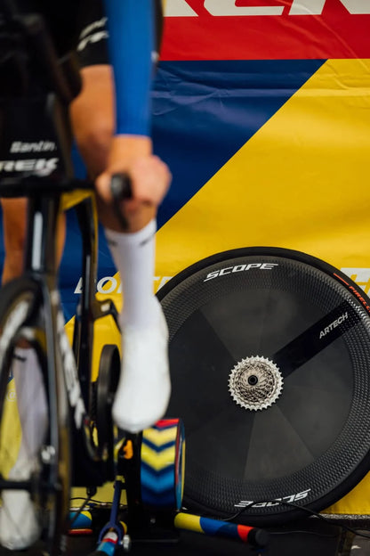 Rueda trasera lenticular SCOPE Artech Tubeless Ready (Centerlock) blanca