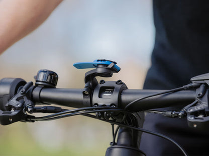 Soporte para manillar QUADLOCK OUT FRONT MOUNT — uso en bicicleta, vista adicional