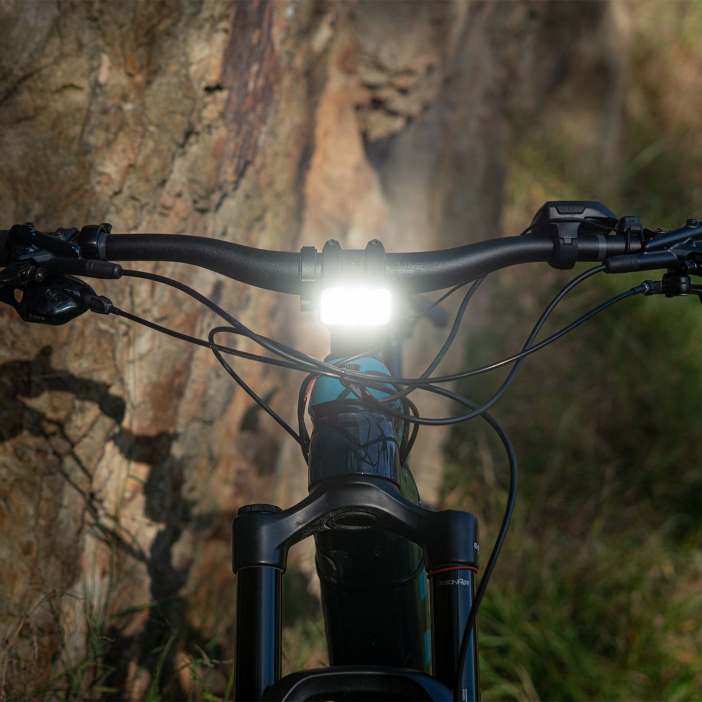 Iluminación delantera KNOG BLINDER E 2300