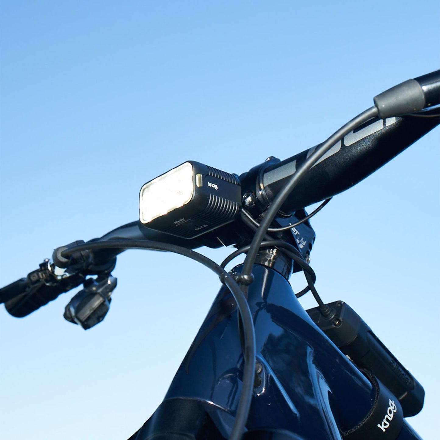 KNOG BLINDER X 2300 iluminación frontal