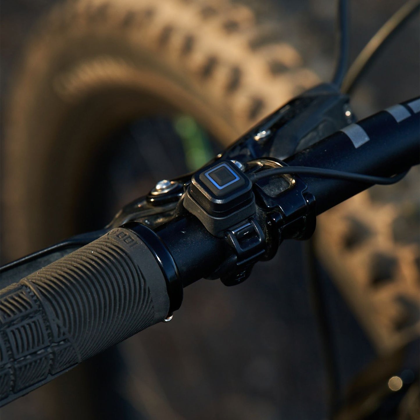 KNOG BLINDER X 2300 iluminación frontal