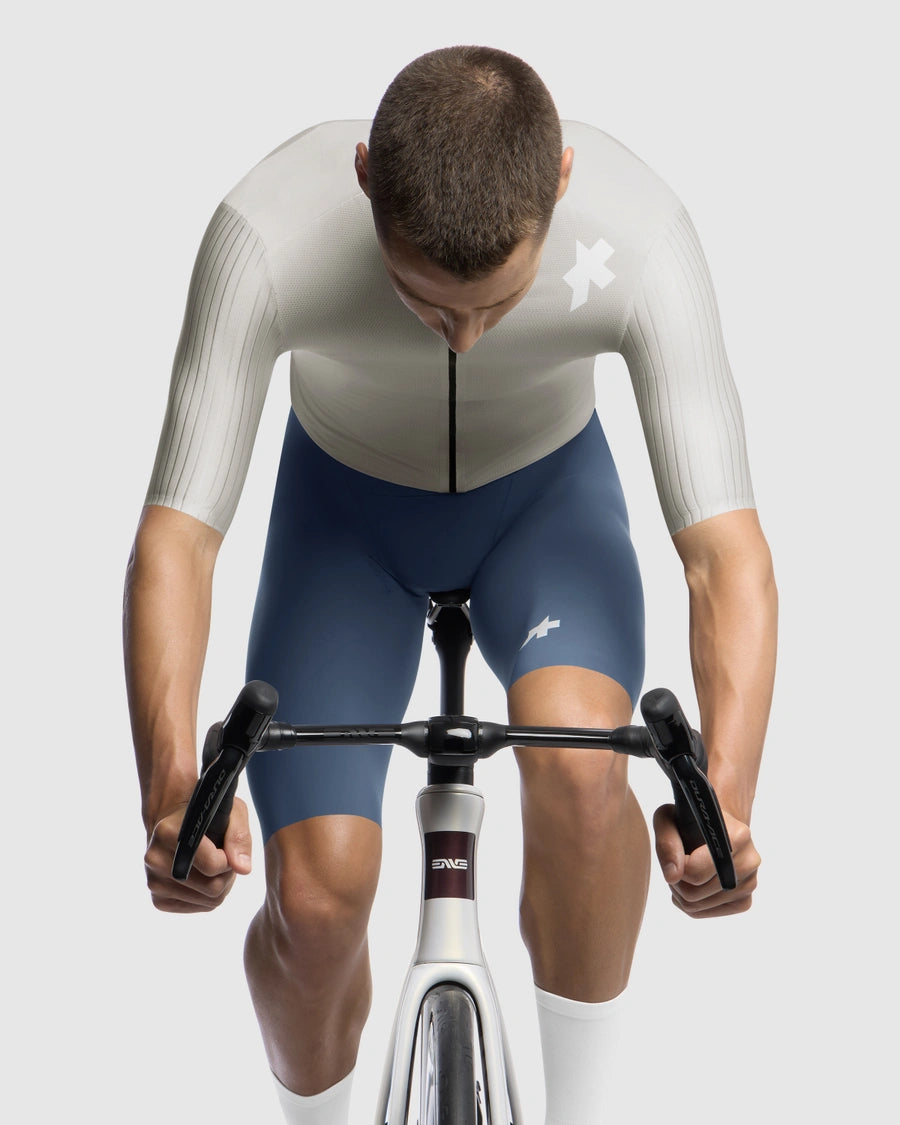ASSOS EQUIPE RS S11 Maillot de manga corta Leche de almendra