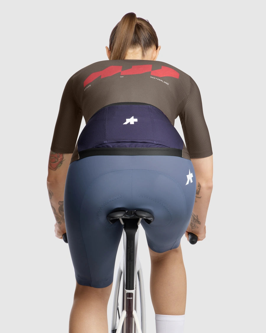 ASSOS DYORA R S11 We are the A Maillot marrón de manga larga para mujer