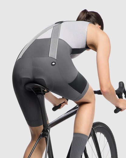 Culotte Corto con Tirantes ASSOS TACTICA KIESKAFER T5 GRAVEL Mujer Gris