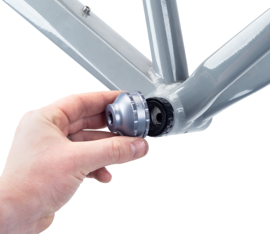 Park Tool BBT-59.3 colocado sobre una cazoleta exterior