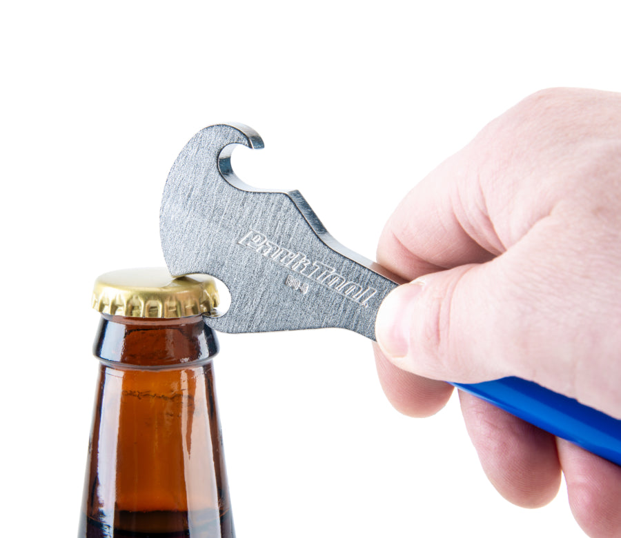 Park Tool BO-6 retirando la chapa de una botella de vidrio