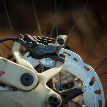 Par de Frenos SHIMANO SLX M7120 4 Pistones J-KIT Sin Disco Pastillas Ventiladas
