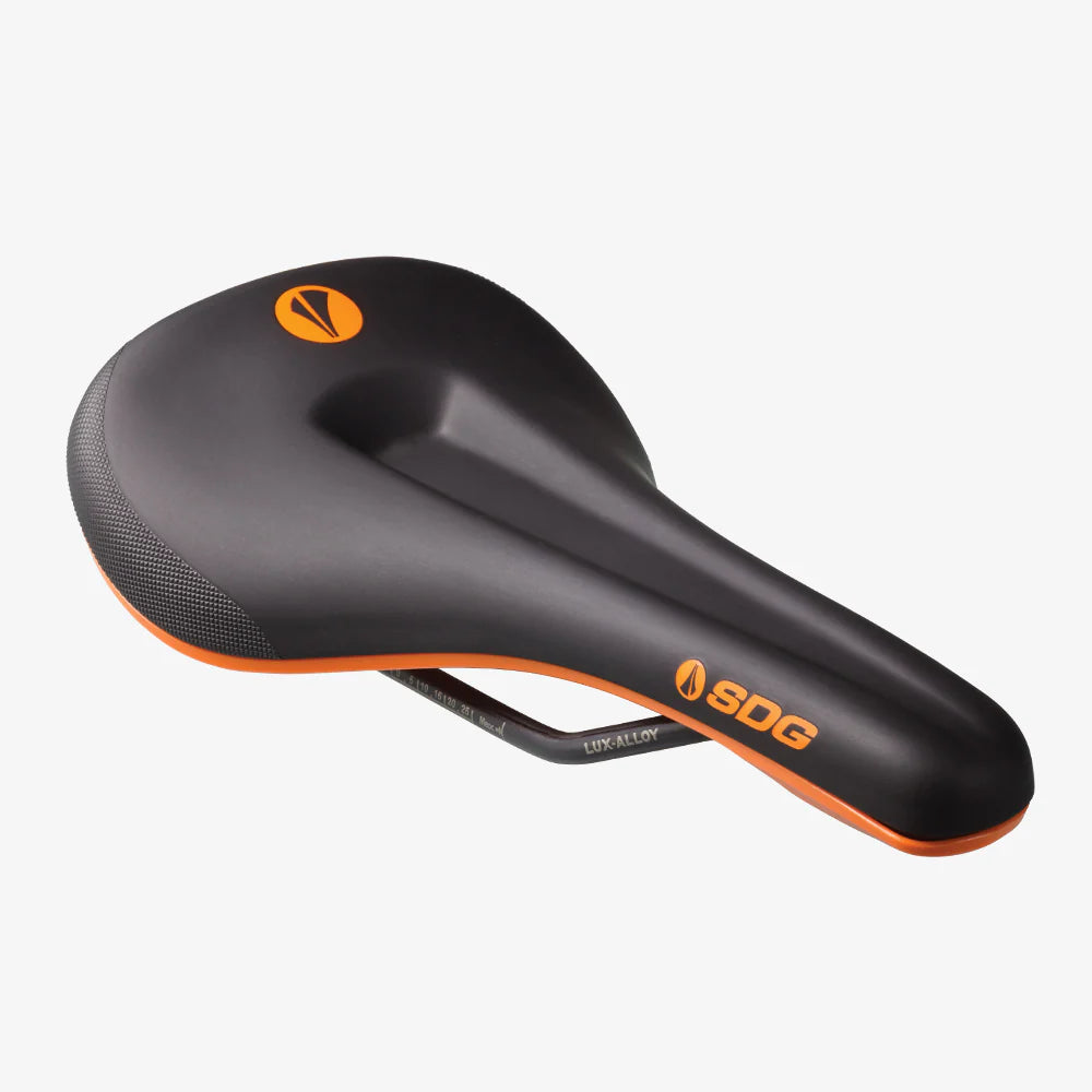 Sillín SDG BEL-AIR V3 MAX Rails Lux-Alloy Negro/Naranja