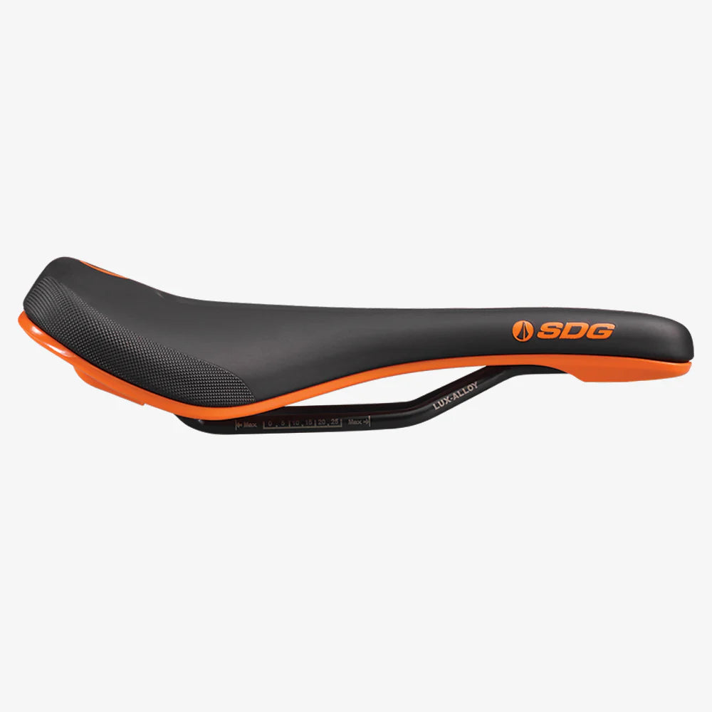 Sillín SDG BEL-AIR V3 MAX Rails Lux-Alloy Negro/Naranja