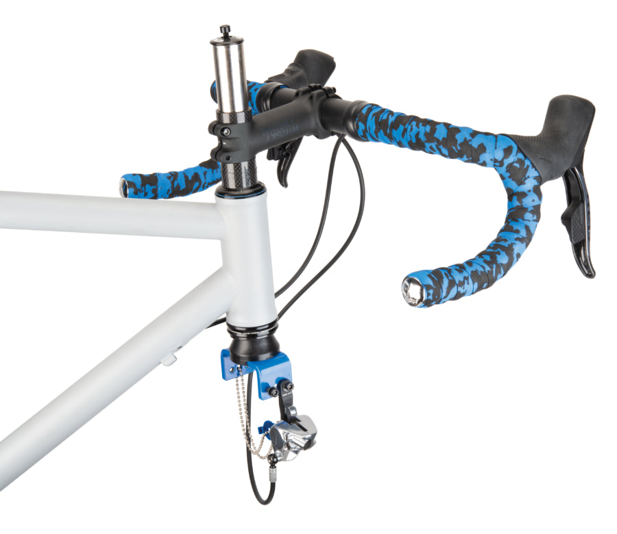 Park Tool DF-1 sujetando una bicicleta de carretera con freno Flat Mount