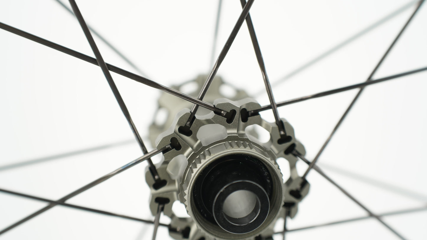 Par de ruedas SCOM AERO Tubeless Ready (Center Lock)
