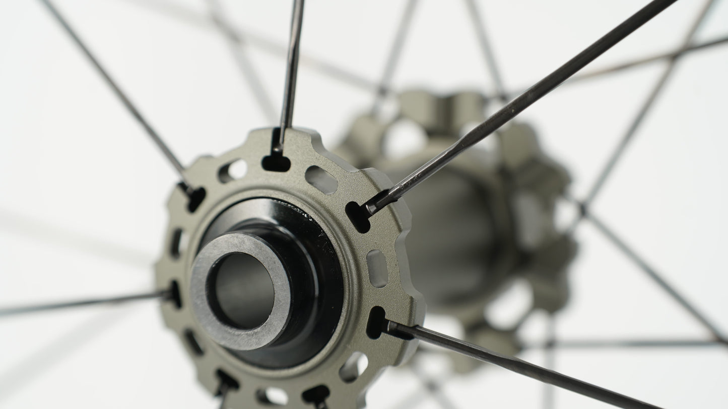 Par de ruedas SCOM AERO 50-62 Tubeless Ready (Center Lock)