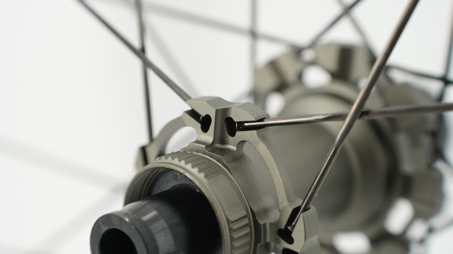 Par de ruedas SCOM AERO Tubeless Ready (Center Lock)