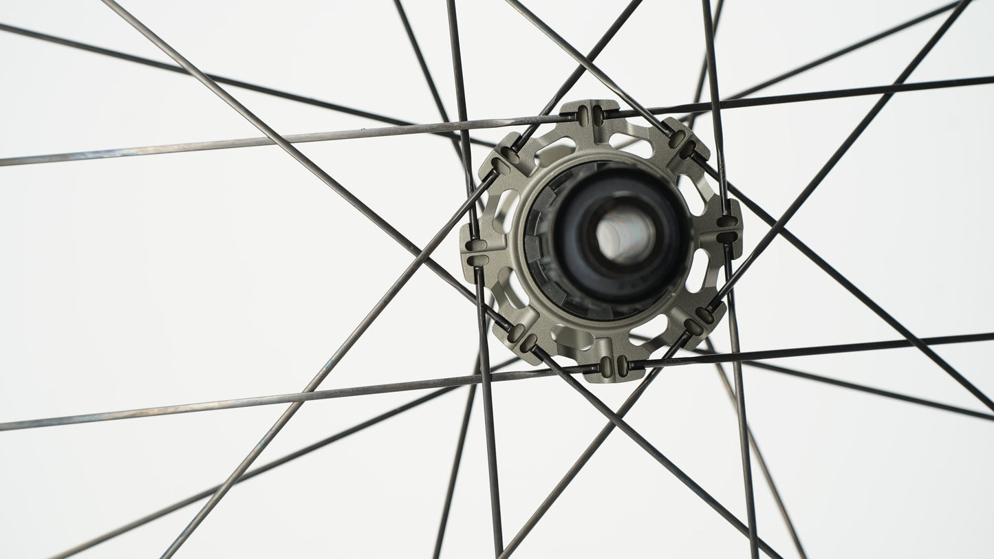 Par de ruedas SCOM AERO Tubeless Ready (Center Lock)
