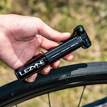 Bomba de mano LEZYNE PRESTA POCKET DRIVE negra