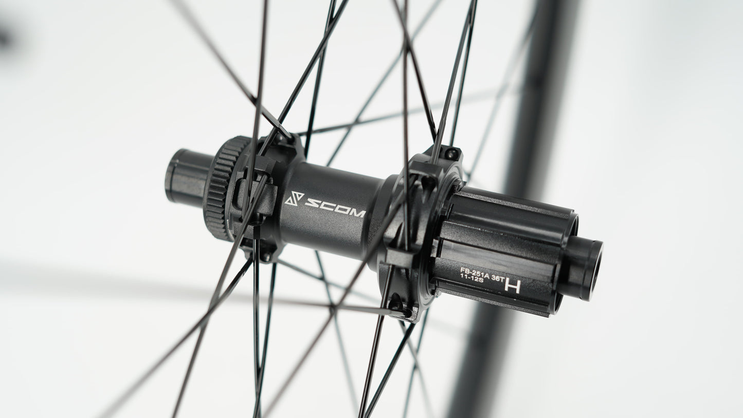 Par de ruedas SCOM CORSA 45 Tubeless Ready (Center Lock)