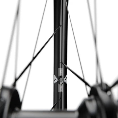 Rueda Delantera DT SWISS ARC 1400 DICUT 55 Tubeless Ready (Center Lock)