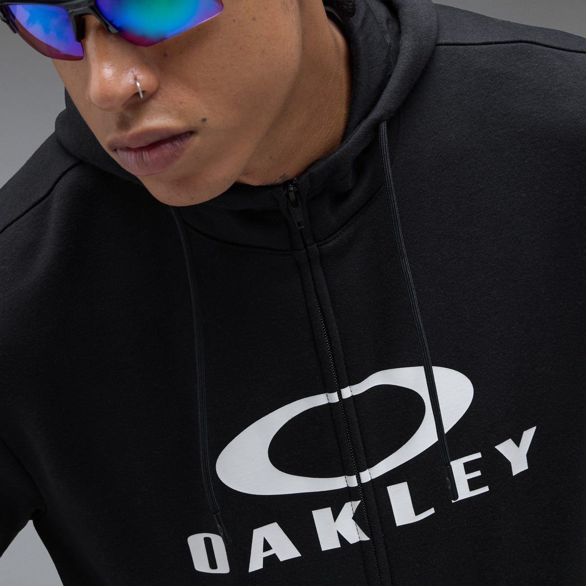 Sudadera con Capucha OAKLEY BARK FZ HOODIE 2.0 Negro/Blanco