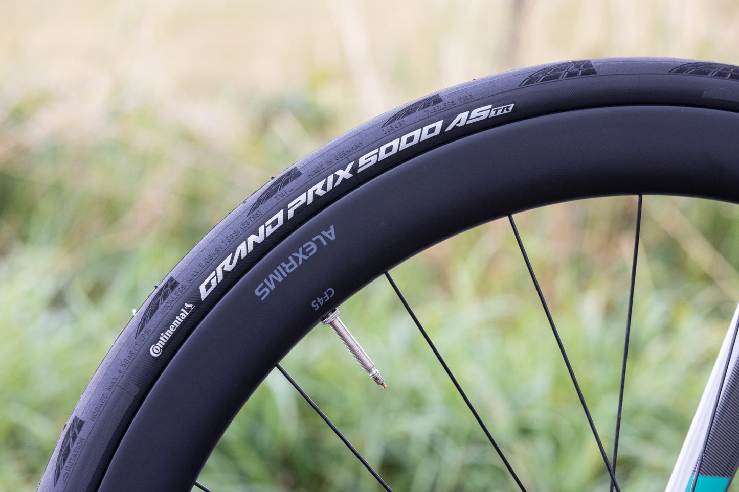 Neumático CONTINENTAL GRAND PRIX 5000 ALL SEASON 700x28c Tubeless Ready Negro